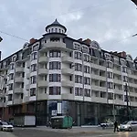 Апартаменти In Khmelnytsky Street