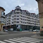 Апартаменти In Khmelnytsky Street *