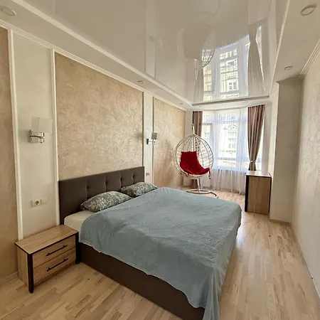 In Khmelnytsky Street Apartment